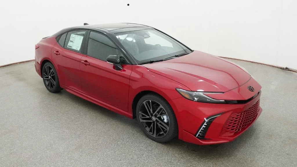 New 2026 Supersonic Red with Midnight Black Metallic roof Toyota XSE image 10