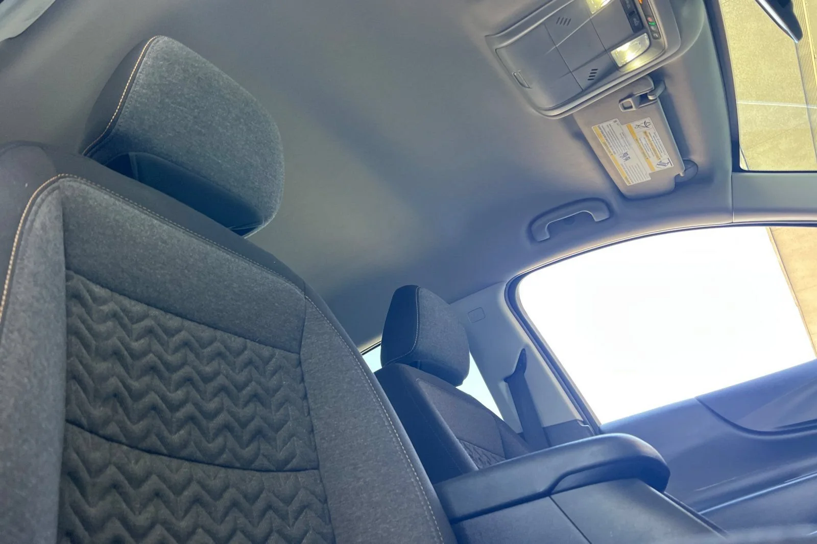 Used 2024 Summit White Chevrolet LT image 17