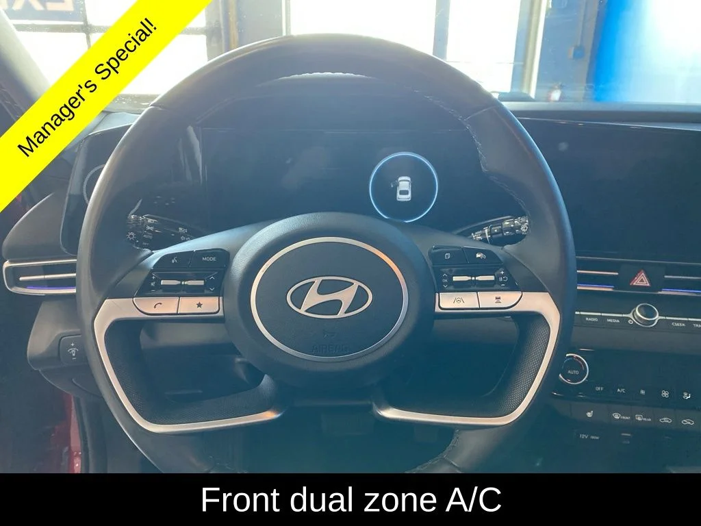 Used 2025 Red Hyundai SEL Convenience image 7