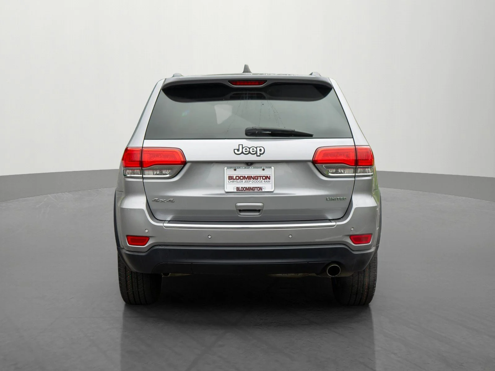 Used 2018 Billet Silver Metallic Clearcoat Jeep Limited image 6