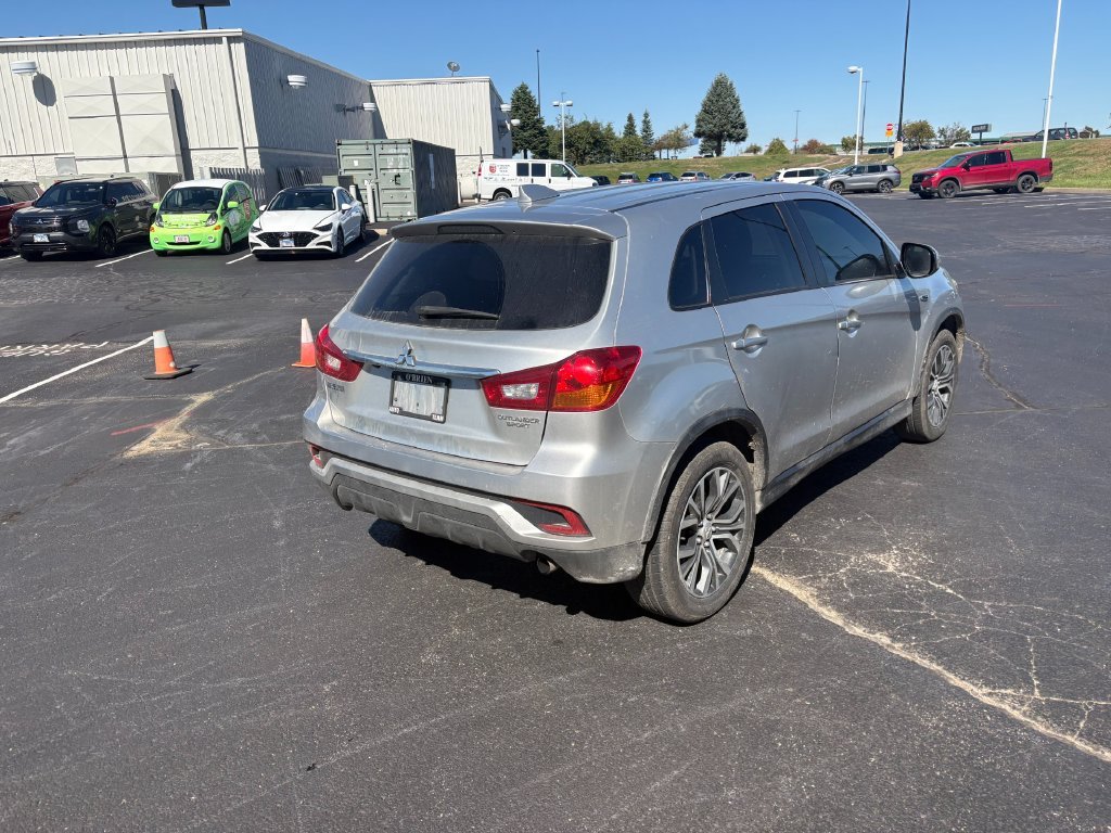 Used 2019 Silver Mitsubishi  image 4