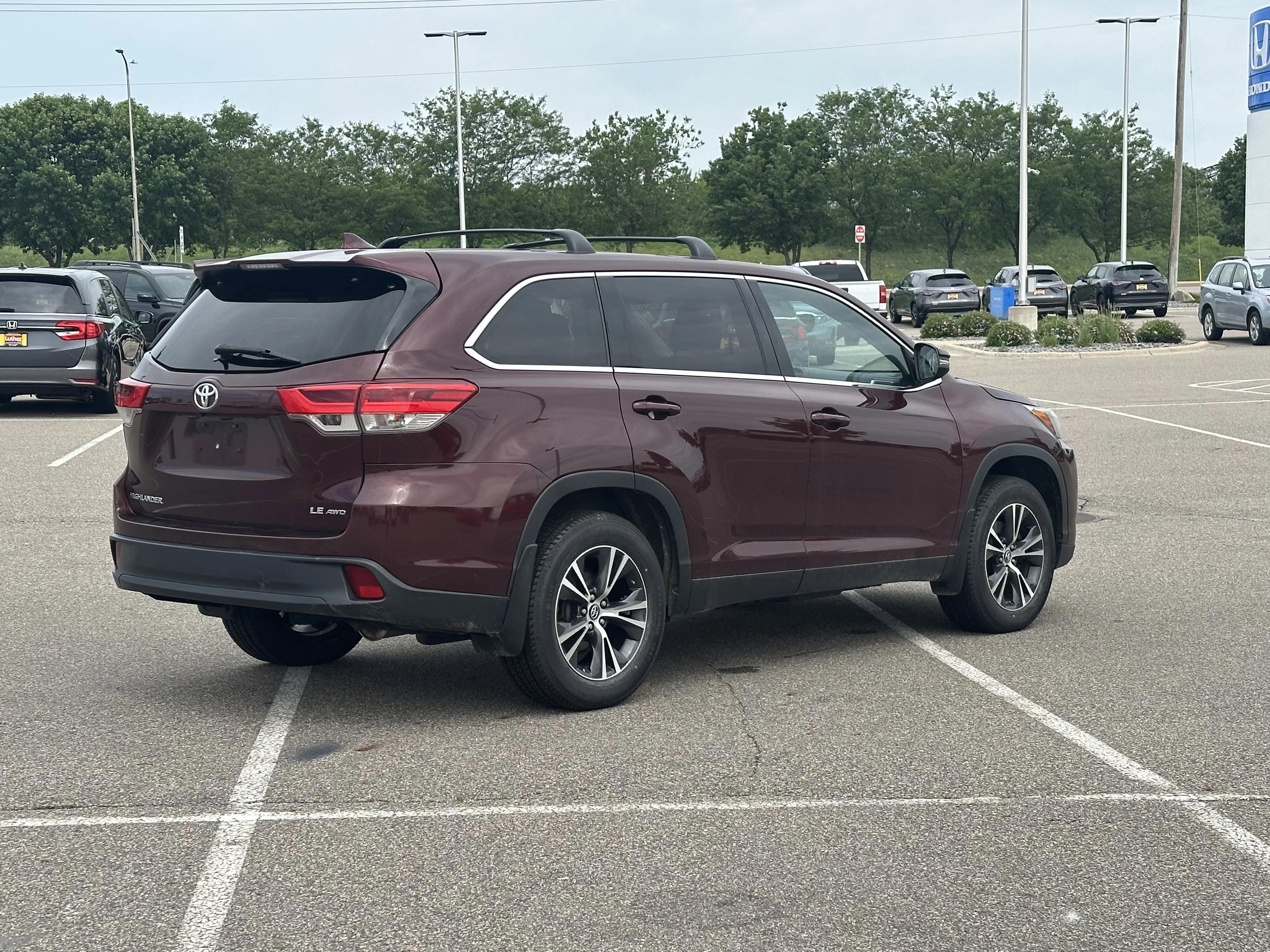Used 2019 Toyota Highlander LE Plus with VIN 5TDBZRFH1KS714378 for sale in Waite Park, Minnesota