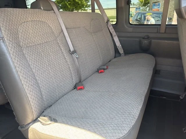 Used 2018 SILVER ICE METALLIC Chevrolet LT image 18