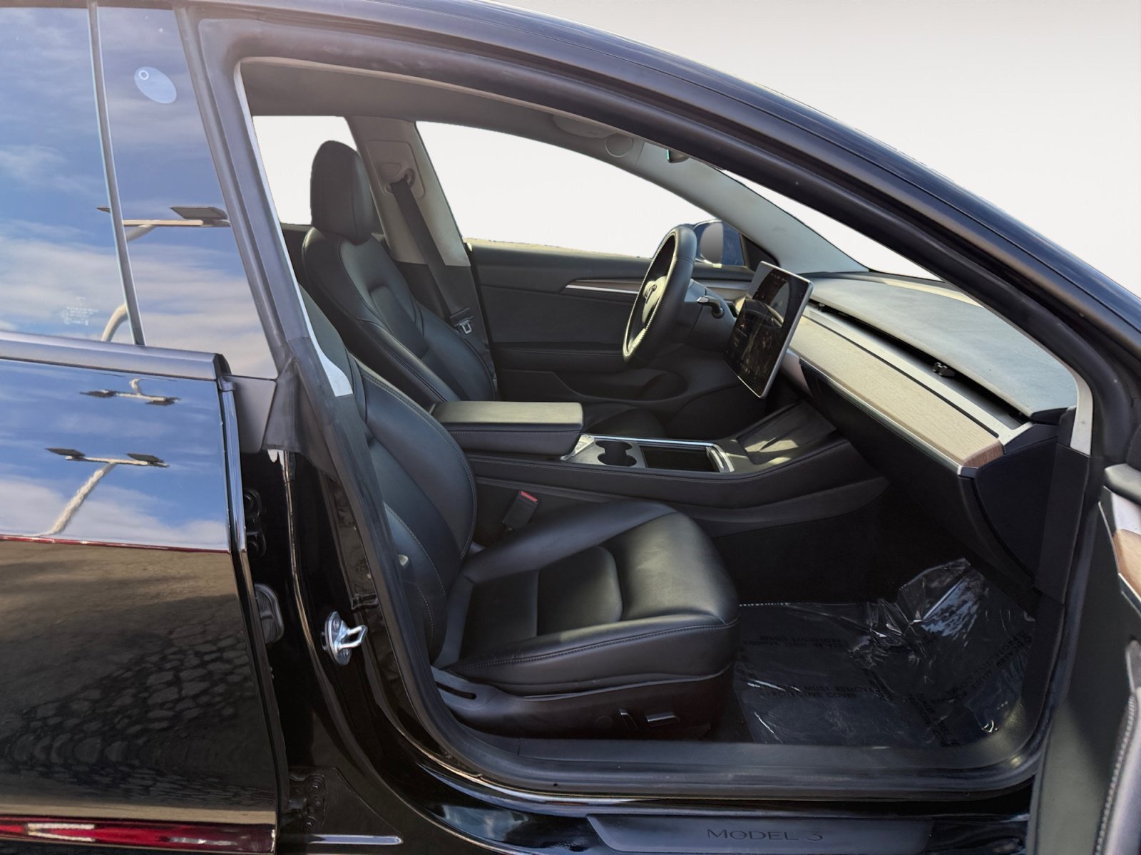 Used 2022 Solid Black Tesla Base image 19