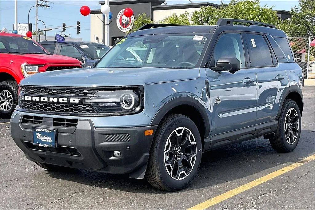 New 2025 Azure Gray Metallic Tri-Coat Ford Outer Banks® image 11
