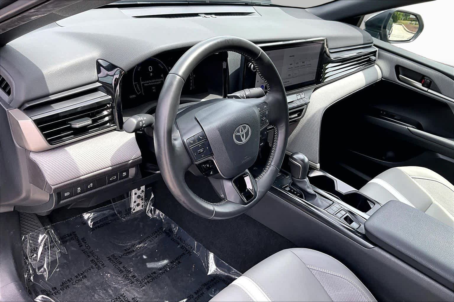 Used 2025 Underground Toyota SE image 18