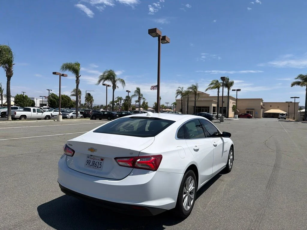 Used 2022 White Chevrolet LT image 6