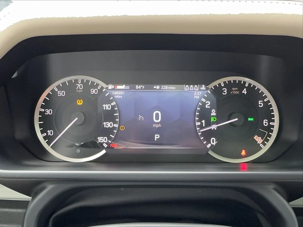 Used 2023 White Land Rover S image 36