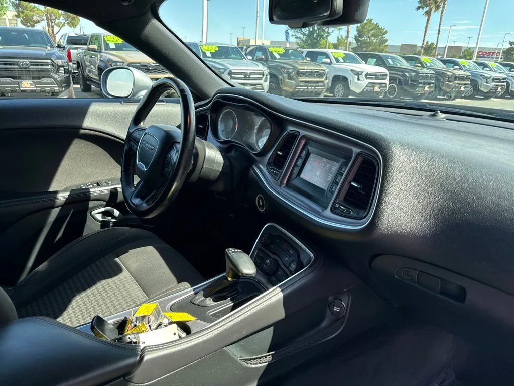 Used 2017 Silver Dodge SXT image 18