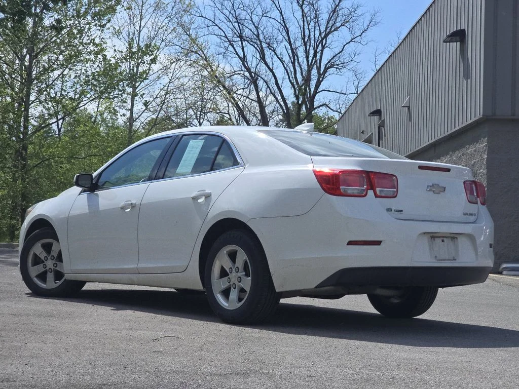Used 2015 White Chevrolet LT image 12