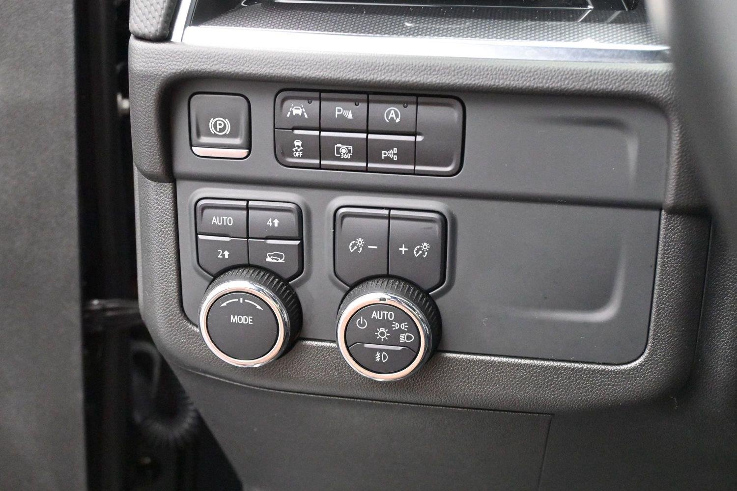Used 2025 Black Chevrolet RST image 22