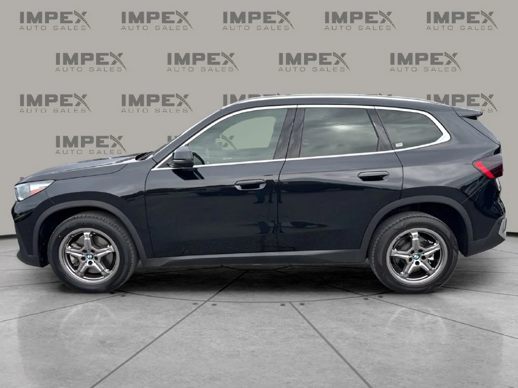 Used 2023 Black BMW xDrive28i image 2