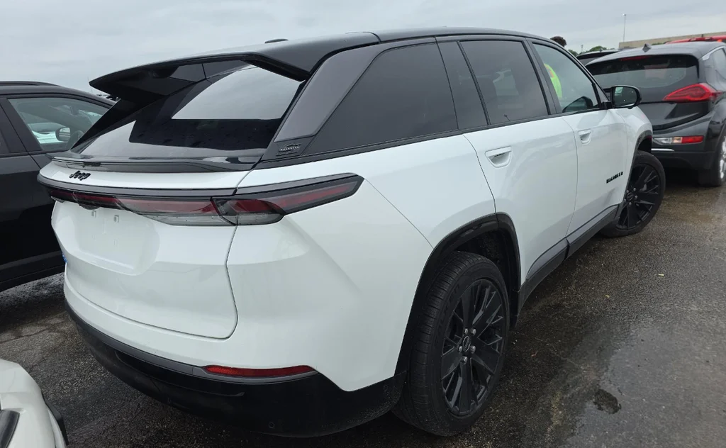 Used 2024 White Jeep Launch Edition image 6
