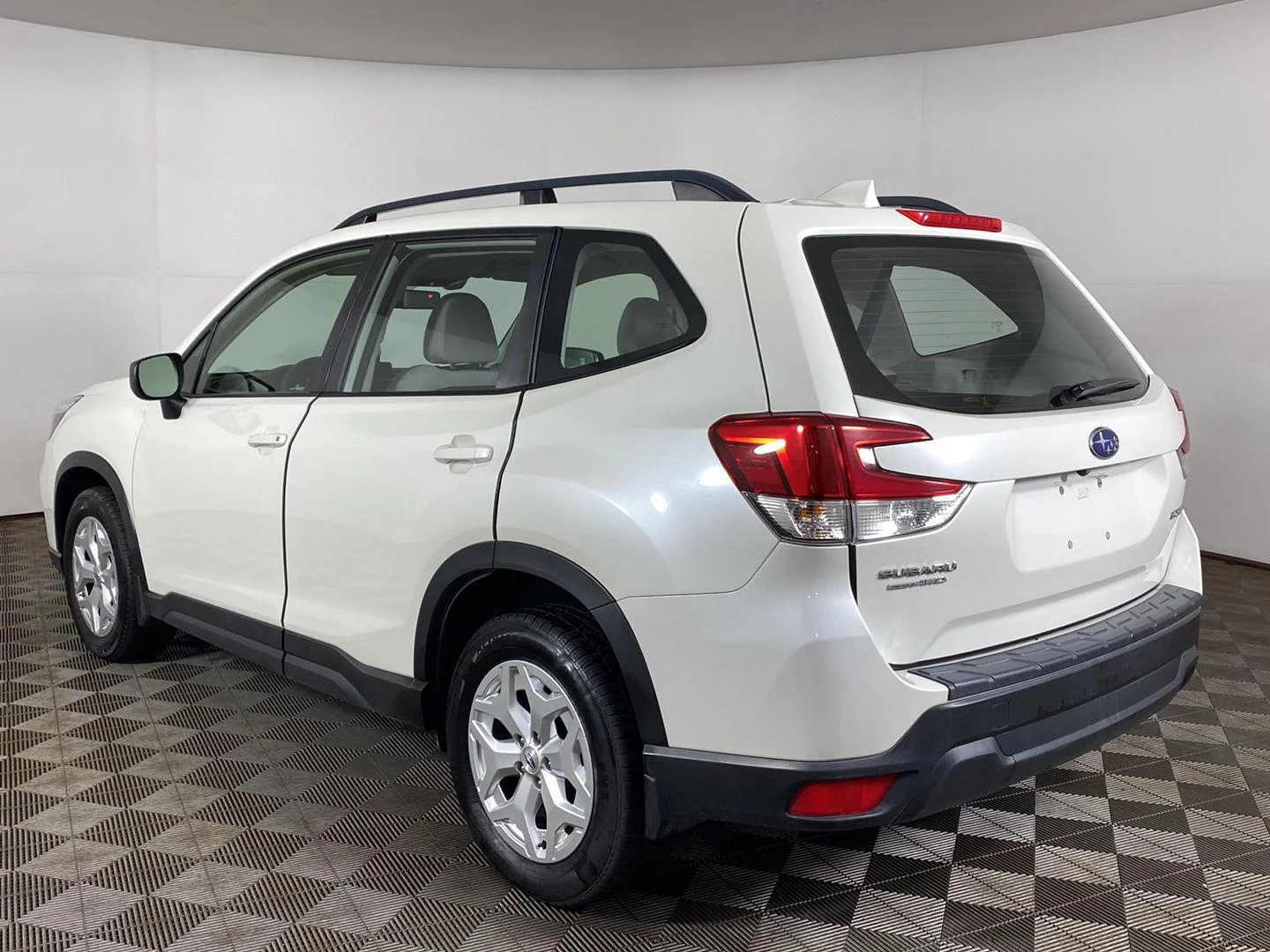 Used 2021 Crystal White Pearl Subaru Base image 8