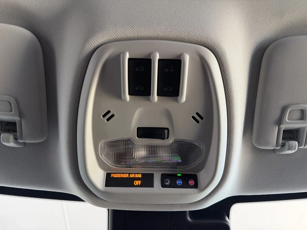 New 2026 Summit White Chevrolet ACTIV image 22