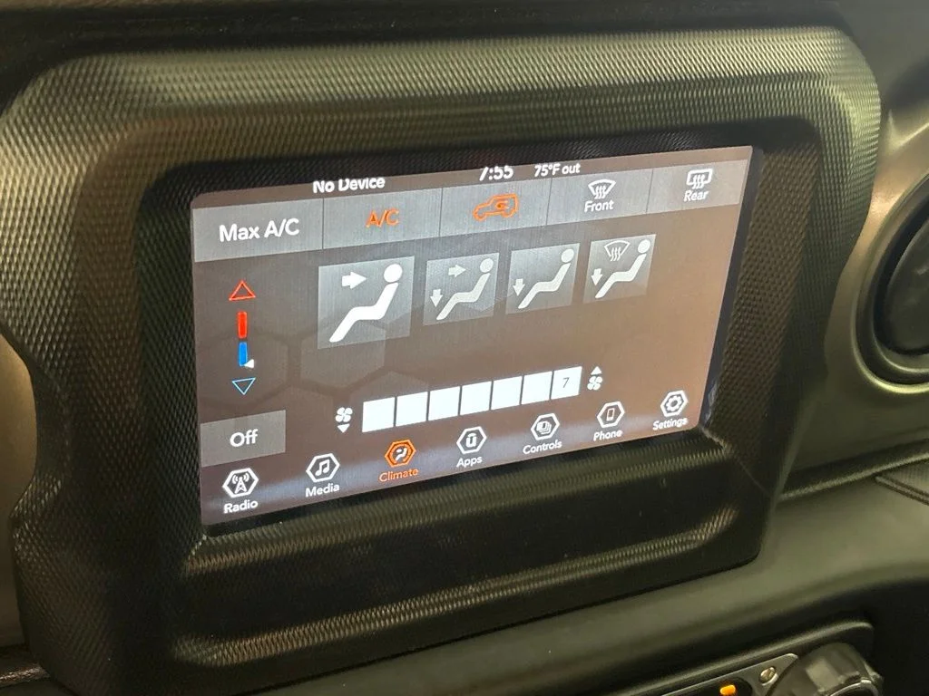Used 2023 Gray Jeep Sport S image 31