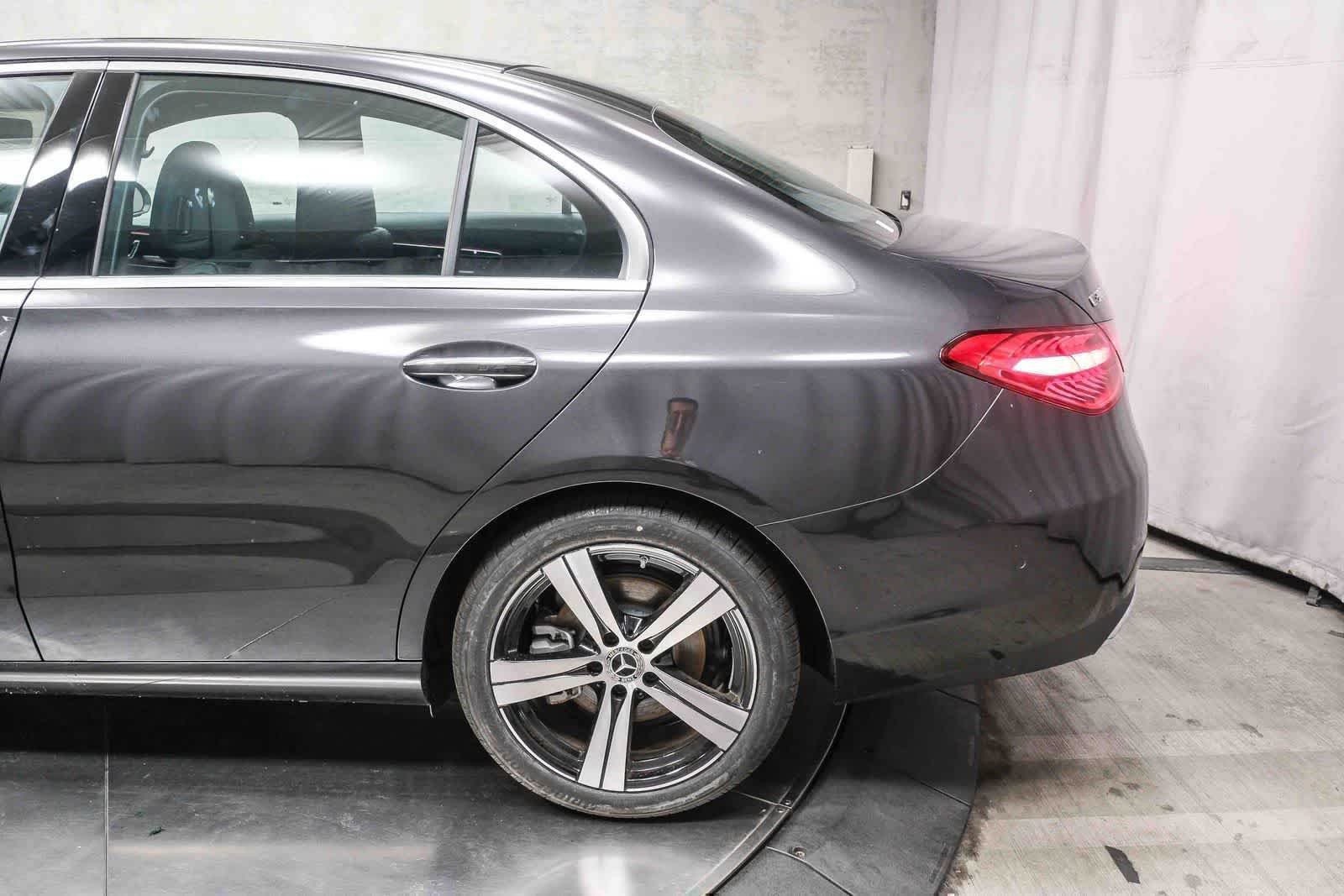 Nuevo Mercedes-Benz C 300 2026 en color gris grafito metalizado, imagen 8