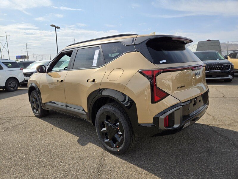 New 2027 Terrain Brown Kia X-Line S image 4