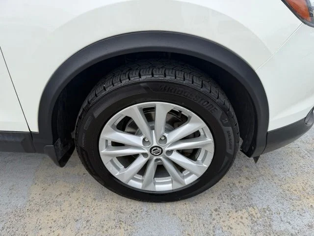 Used 2019 White Nissan SV image 9