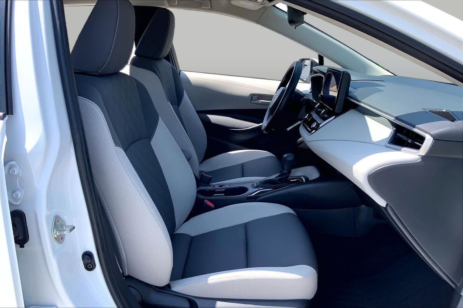 Used 2024 Ice Cap Toyota Hybrid LE image 9
