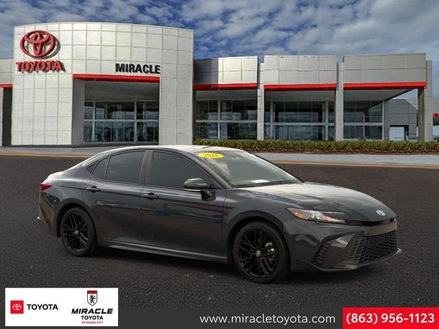 2025 Toyota Camry SE