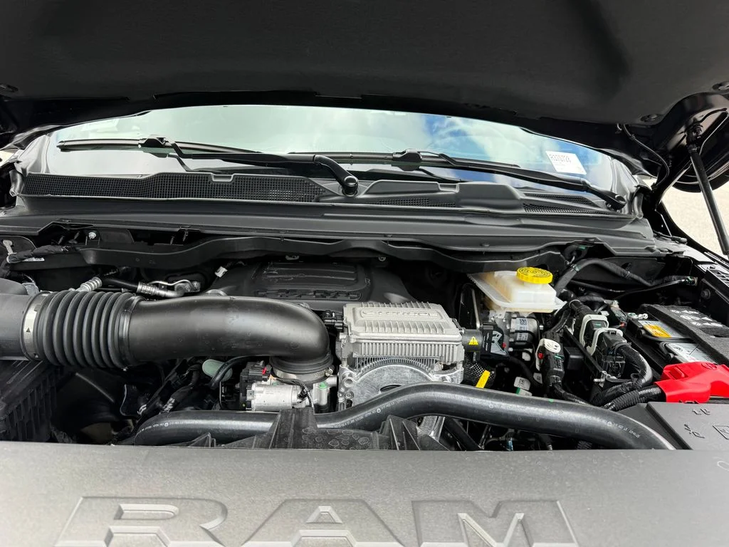 New 2026 Diamond Black Crystal Pearl-Coat Exterior Paint RAM Limited image 18