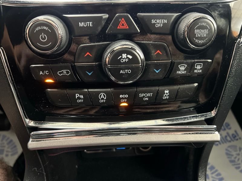 Used 2020 White Jeep Limited image 30