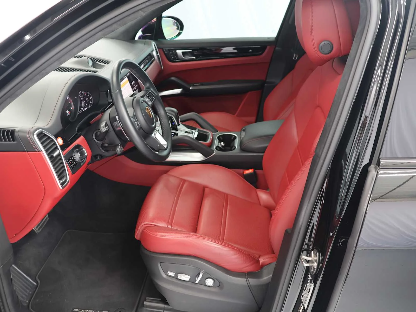 Used 2021 BLACK Porsche Turbo image 13