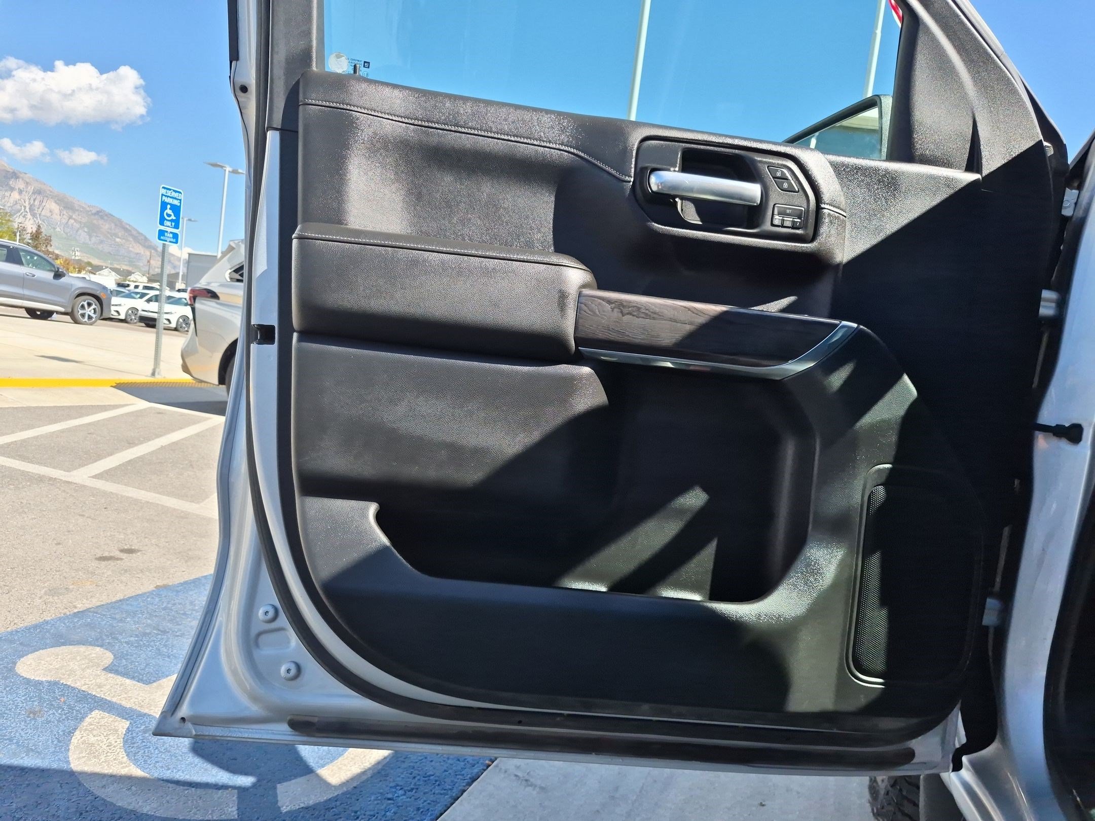Used 2019 Silver Ice Metallic Chevrolet LTZ image 11