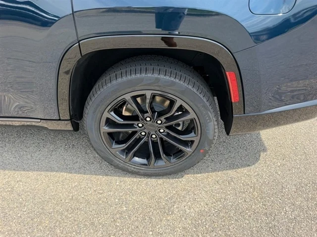 New 2026 Fathom Blue Pearl-Coat Exterior Paint (Late Availability) Jeep Summit Obsidian image 8