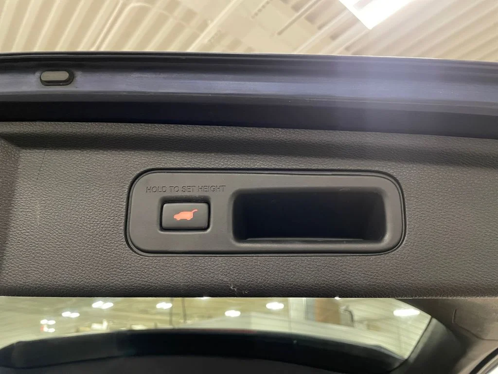 Used 2018 Blue Honda EX-L image 17