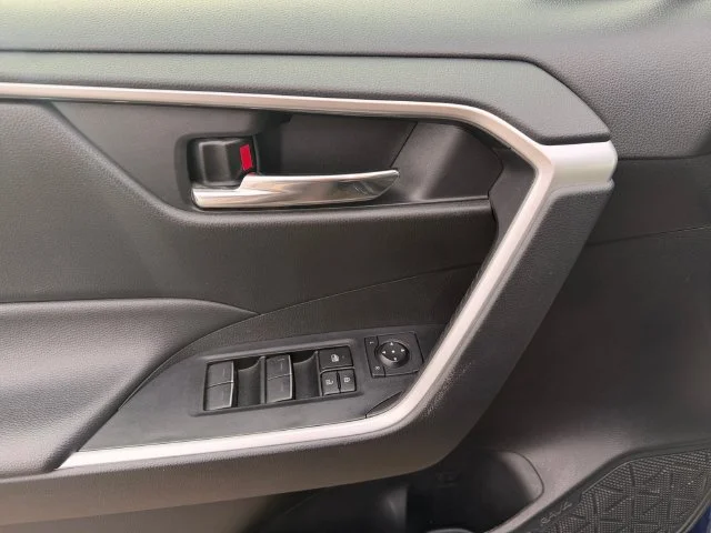 Used 2024  Toyota XLE image 10
