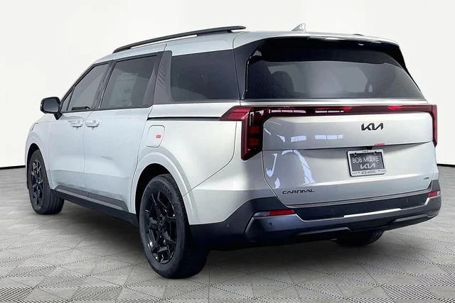 New 2027 Silver Kia SX image 4
