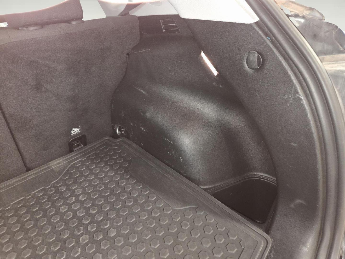Used 2018 BLACK JEEP SPORT image 40