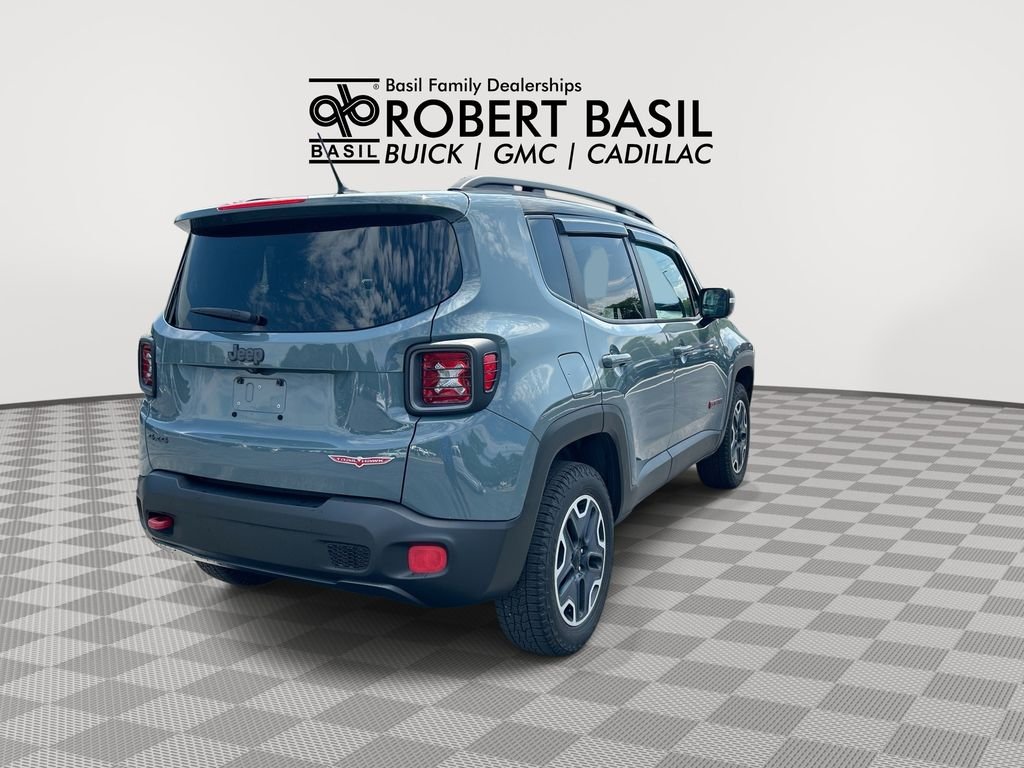 Used 2016 Gray Jeep Trailhawk image 8
