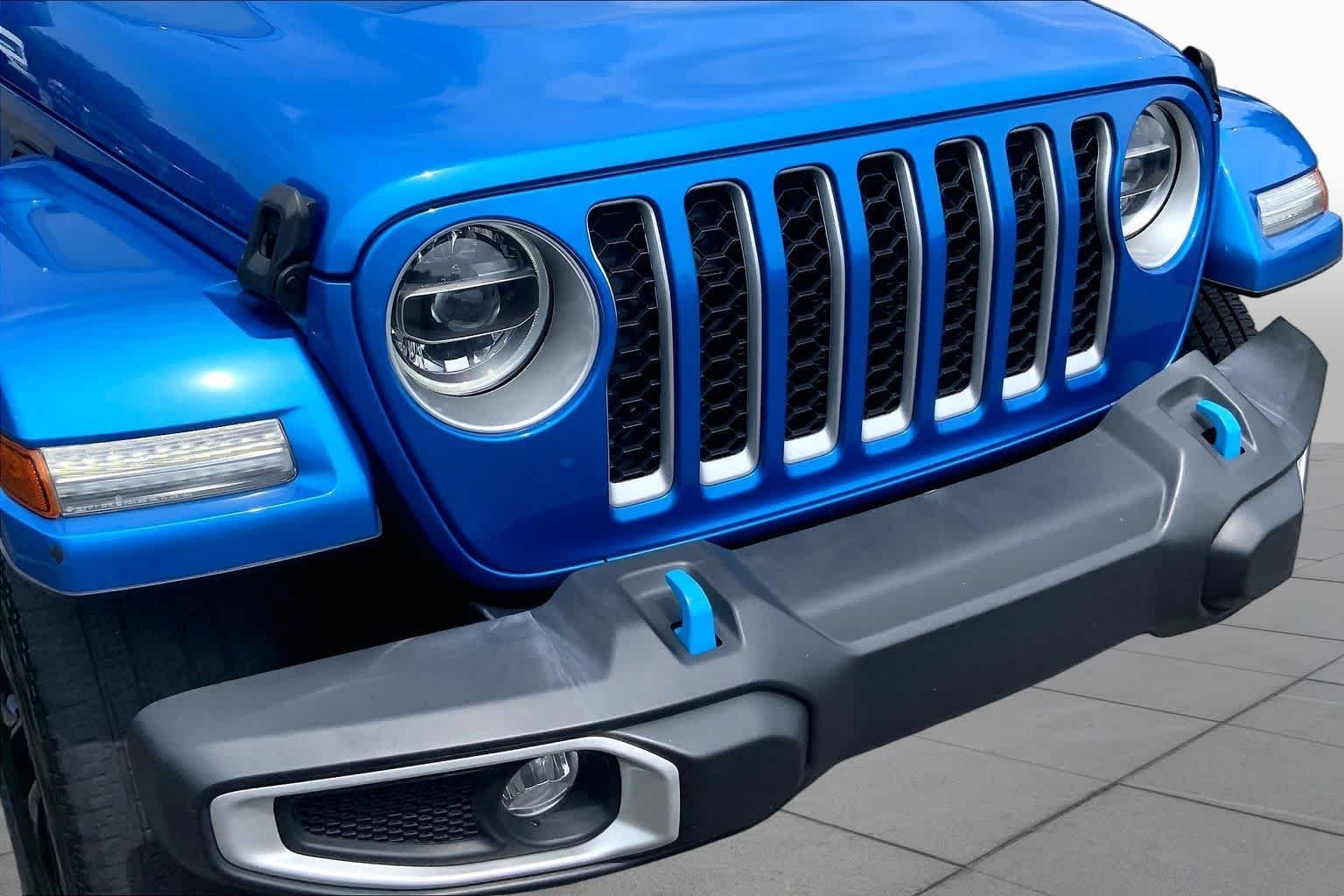 Used 2022 Hydro Blue Pearlcoat Jeep Unlimited Sahara image 29