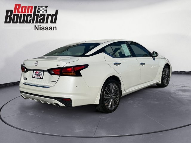 Used 2023 White Nissan 2.5 SL image 2
