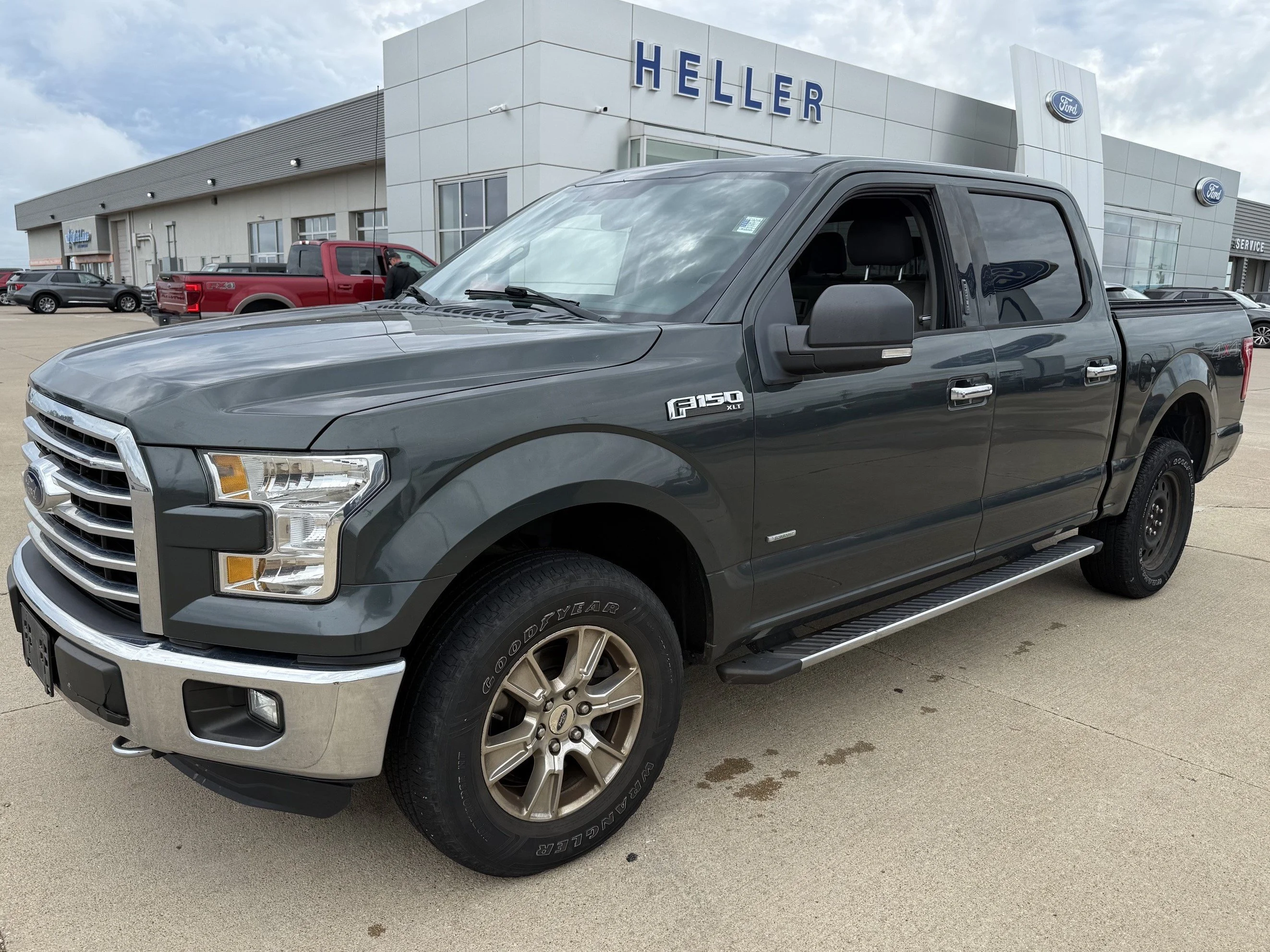 Used 2015 Guard Metallic Ford XLT image 3
