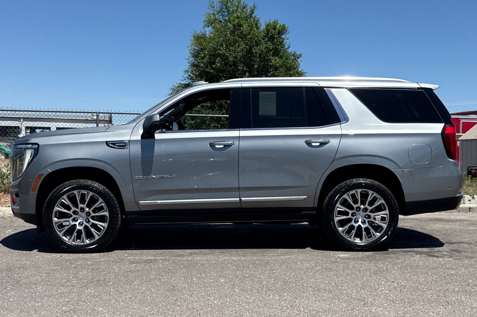 Used 2025  GMC Denali image 7