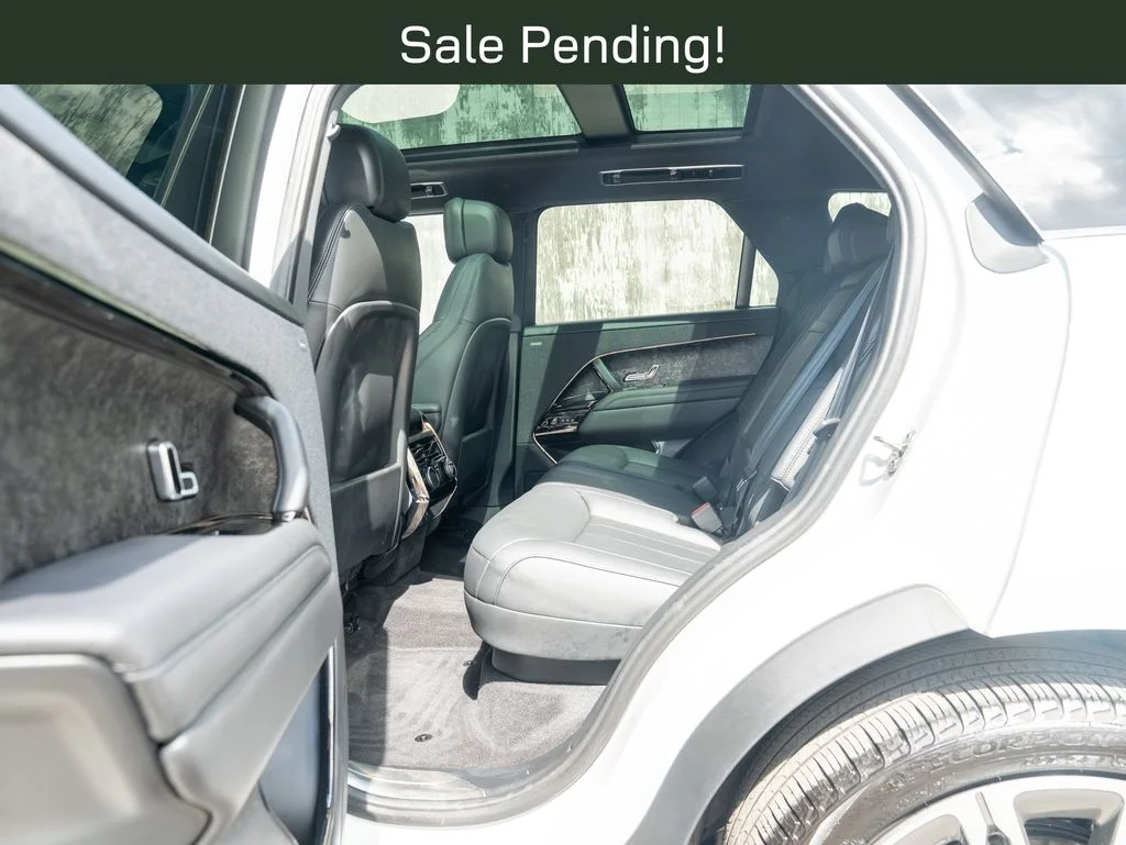Certified Used 2023 White Land Rover SE Dynamic image 34