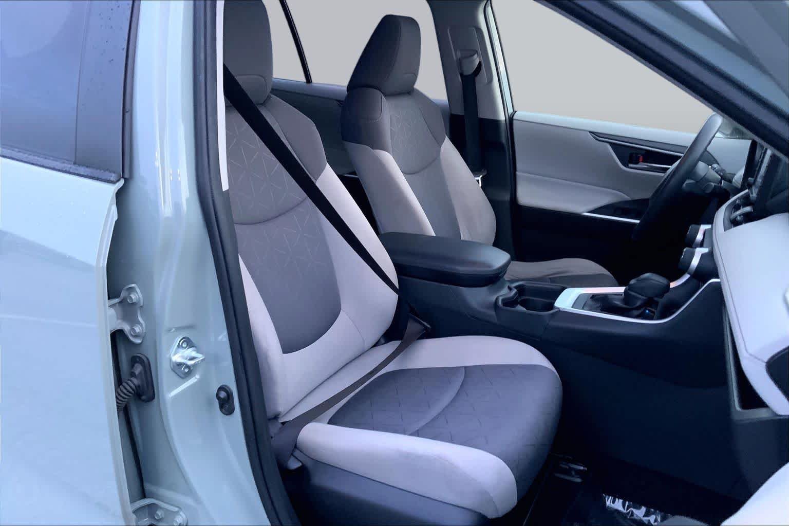 Used 2020 Lunar Rock Toyota XLE image 9