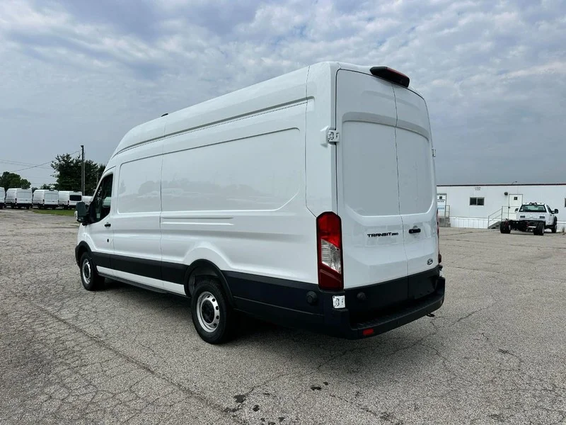 New 2026 Oxford White Ford T-250 148" EL Hi Rf 9150 GVWR RWD image 3