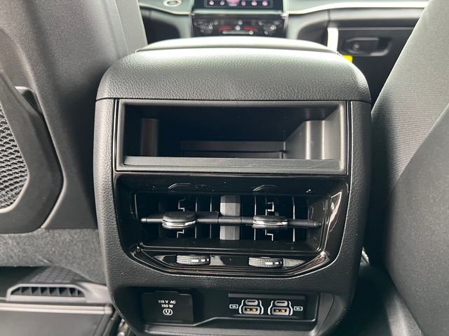 New 2026 Bright White Clear-Coat Exterior Paint Jeep Laredo X image 14