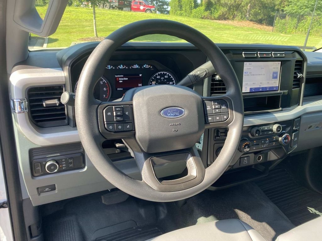 Used 2024 Oxford White Ford XL image 11