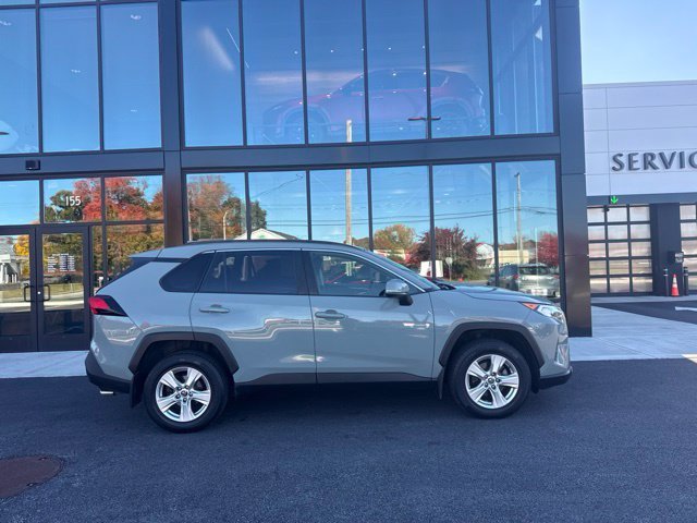 Used 2019 Gray Toyota XLE image 2
