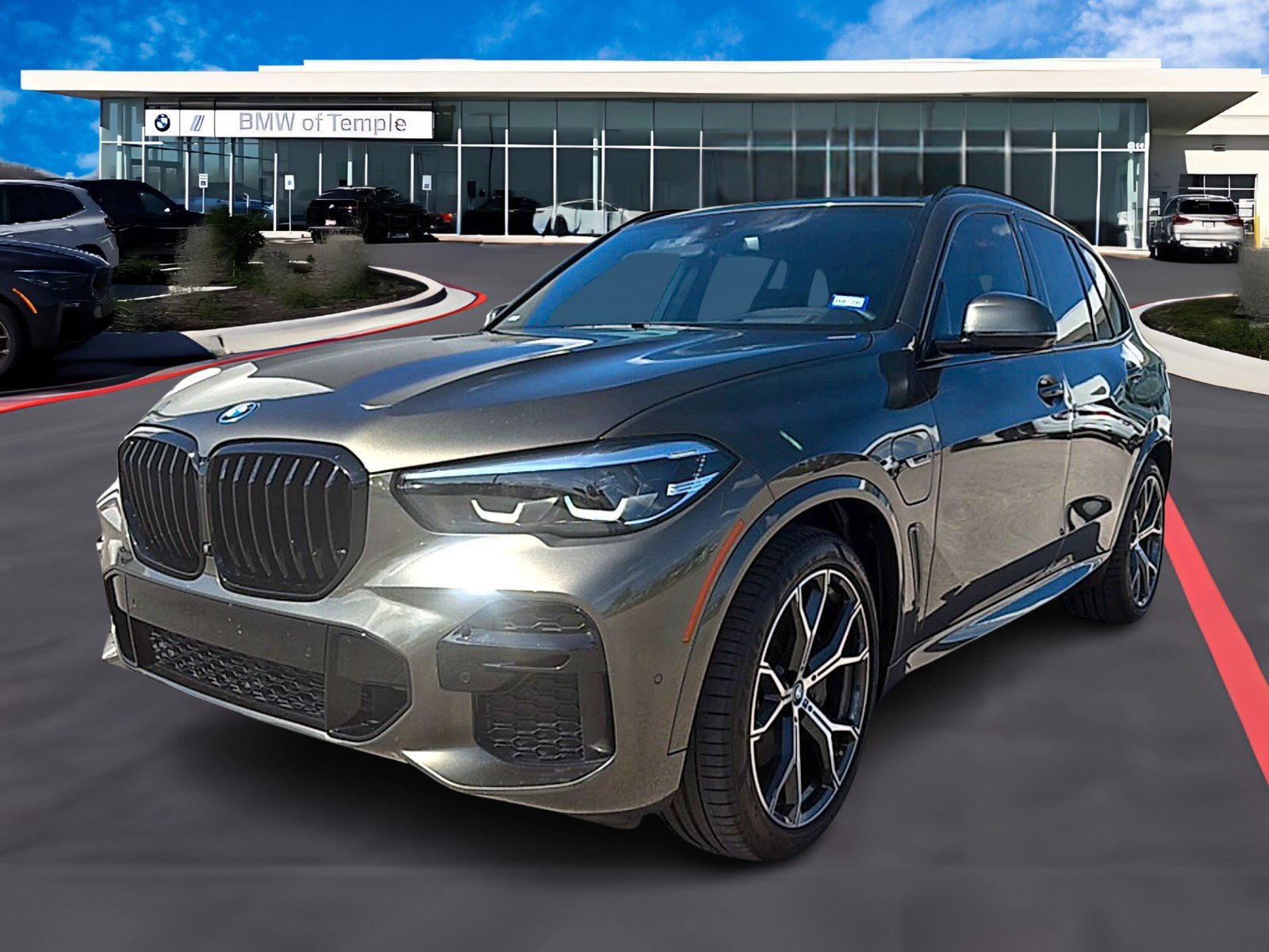 2022 BMW X5 xDrive45e's photo