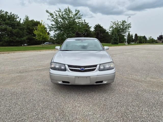 Used 2005 Silver Chevrolet Base image 3