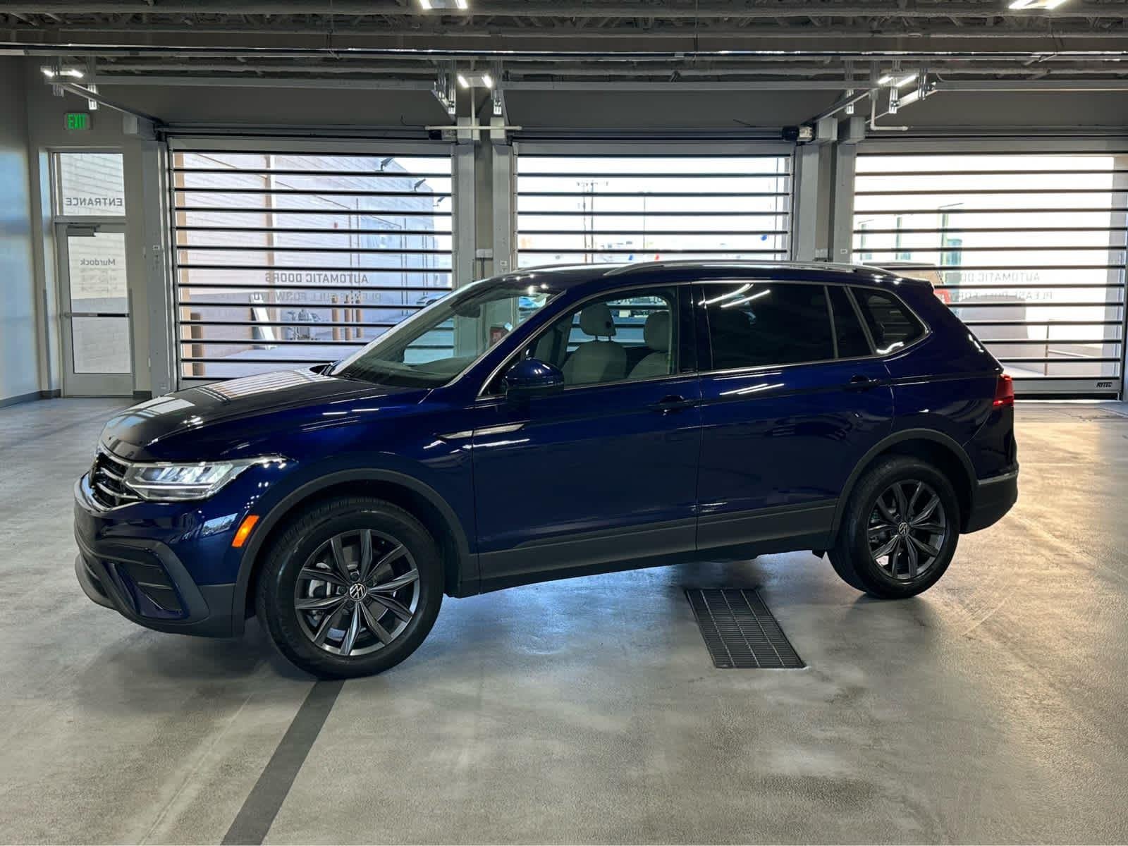 2024 Volkswagen Tiguan 2.0T SE 4Motion's photo