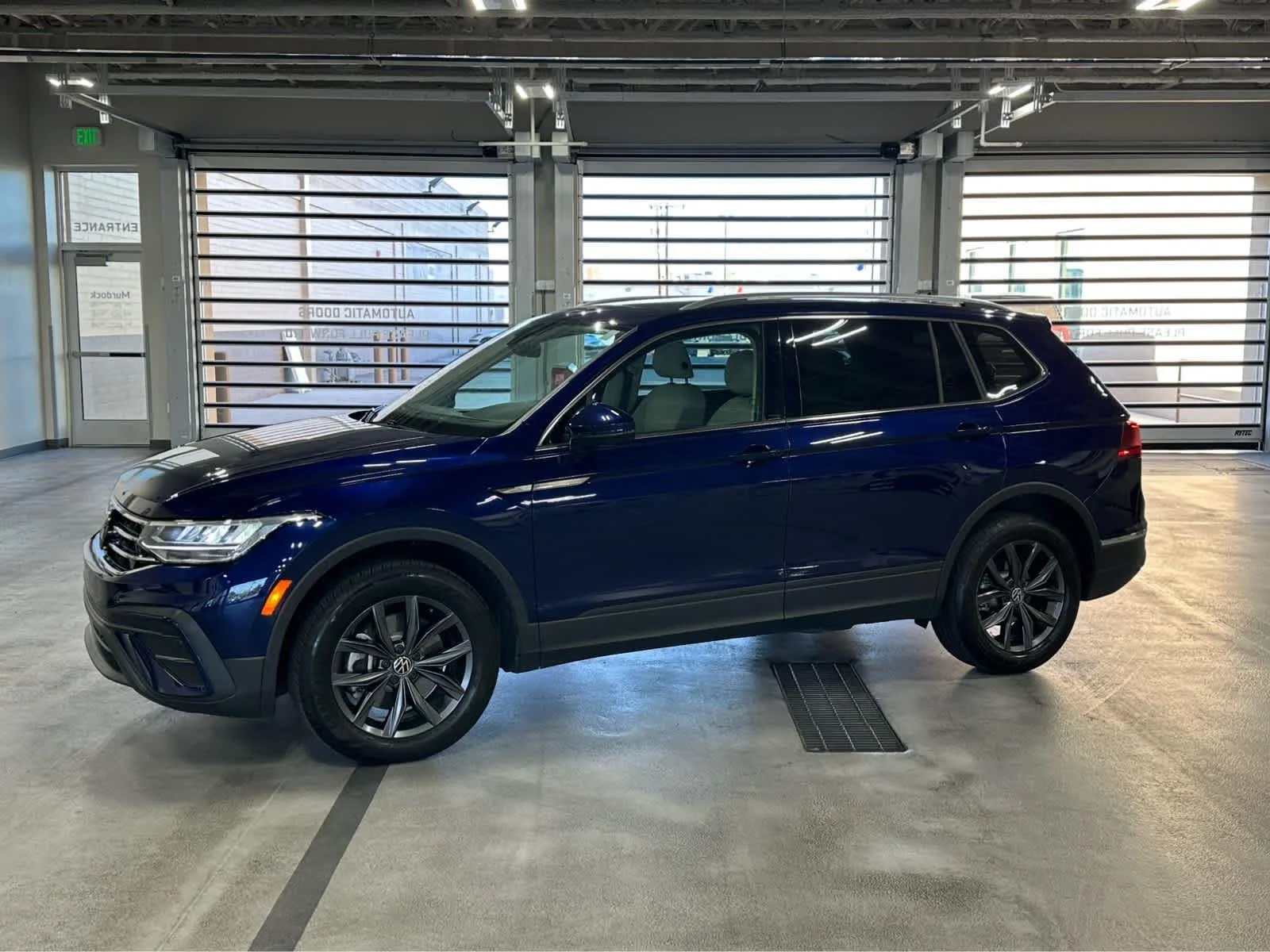 2024 Volkswagen Tiguan 2.0T SE 4Motion's photo