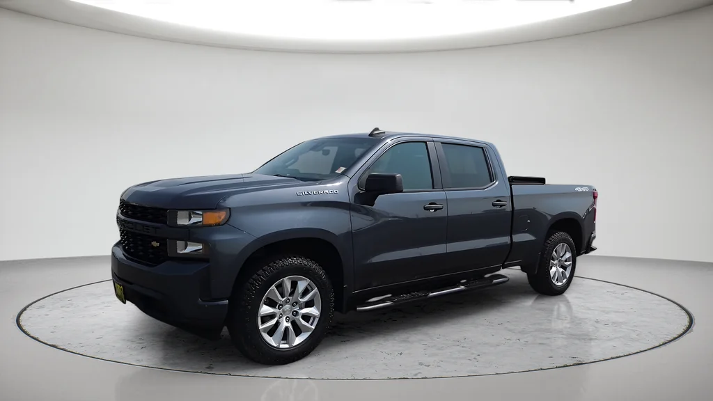 Used 2021 Gray Chevrolet Custom image 17